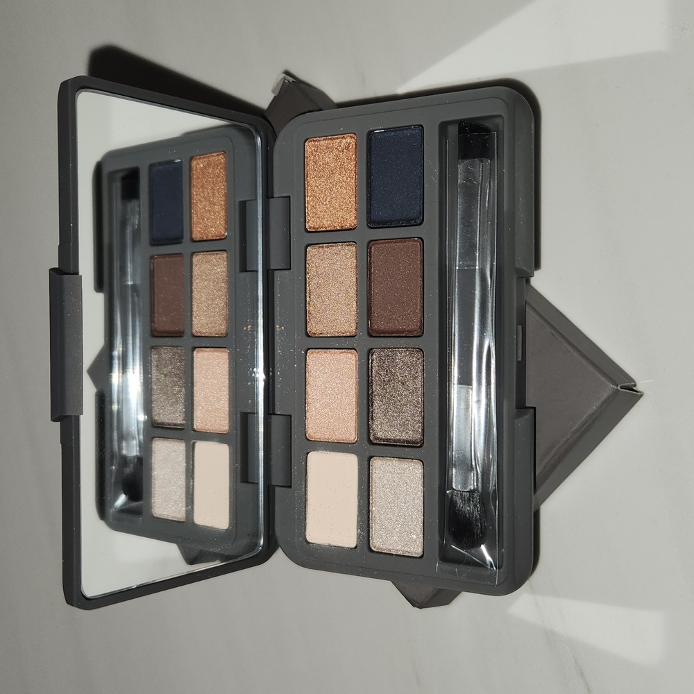 Stowaway The Dawn to Dusk Eyeshadow Palette